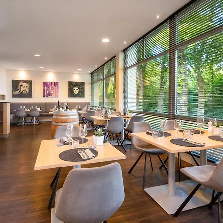 Отель Mercure Johannisberg Билефельд